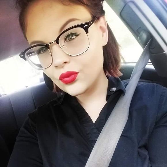 Meet your Posher, Kara - Picture 1 of 1